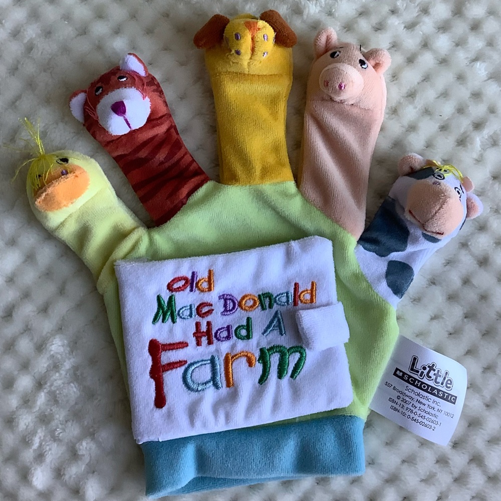 Little Scholastic Old MacDonald Had A Farm Hand Puppet with Attached Mini Book 🐷
